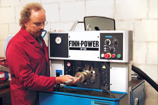 Hydraulikschlauch Sofortdienst - Technische Großhandlung - Klein Übbing